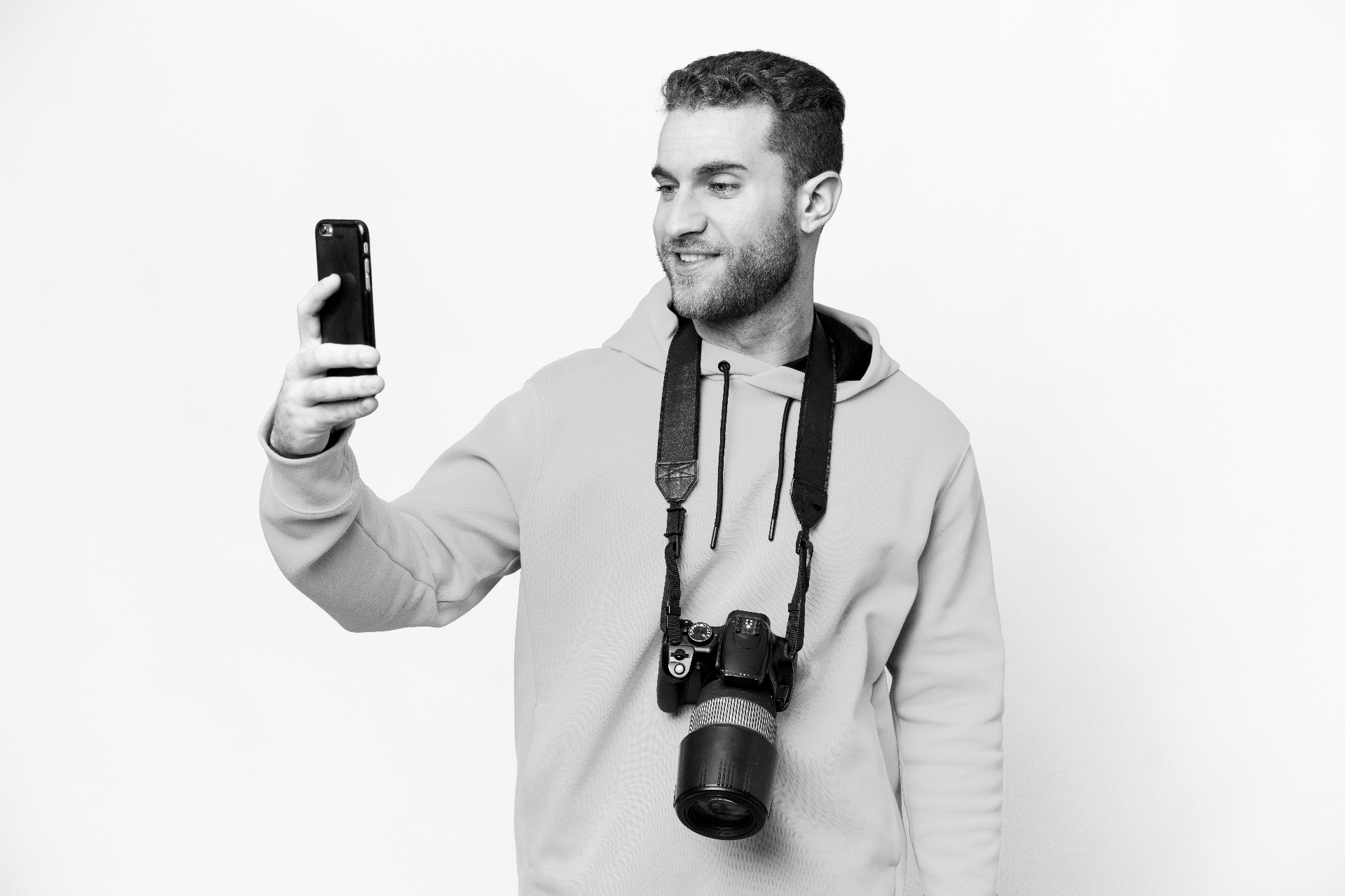 Fotoğraf Makinesi mi Telefon mu? Hangisi Daha İyi Fotoğraf Çekiyor?